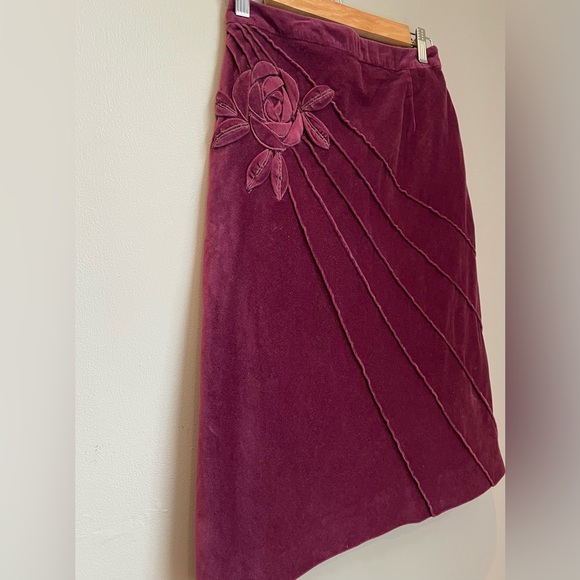 Vintage Velvet Midi Skirt with Rosette 🌹- S - Picture 6 of 14
